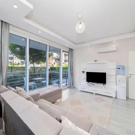 Apartment Pleasant Flat With Balcony In Konyaalti